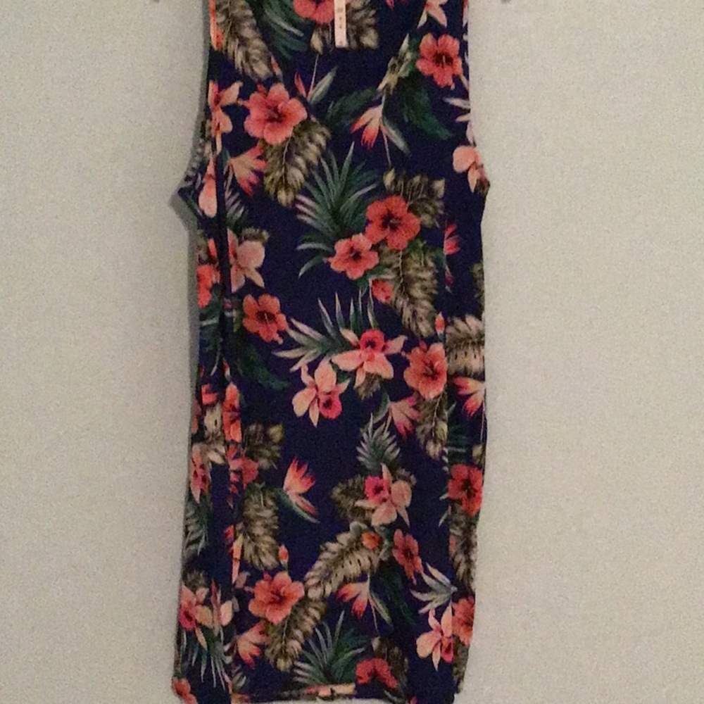 Sundress - Picture 4 of 7